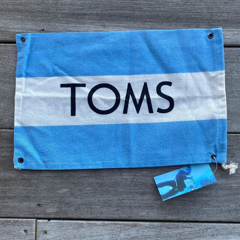 Toms shoe dust travel bag flag